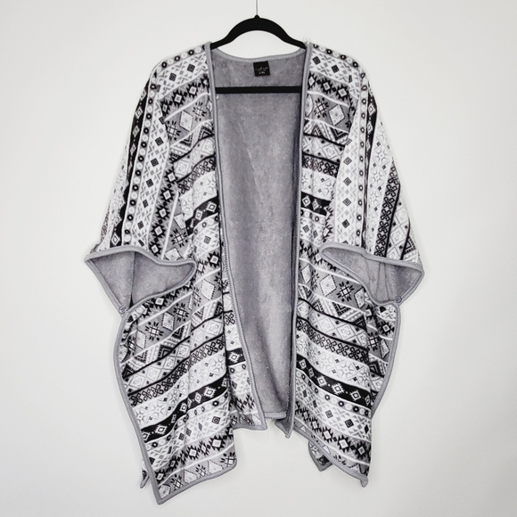 Cuddl Duds Fleece Wrap Poncho Women's Size L/XL Soft Open Front Blanket Jacket - Picture 1 of 11